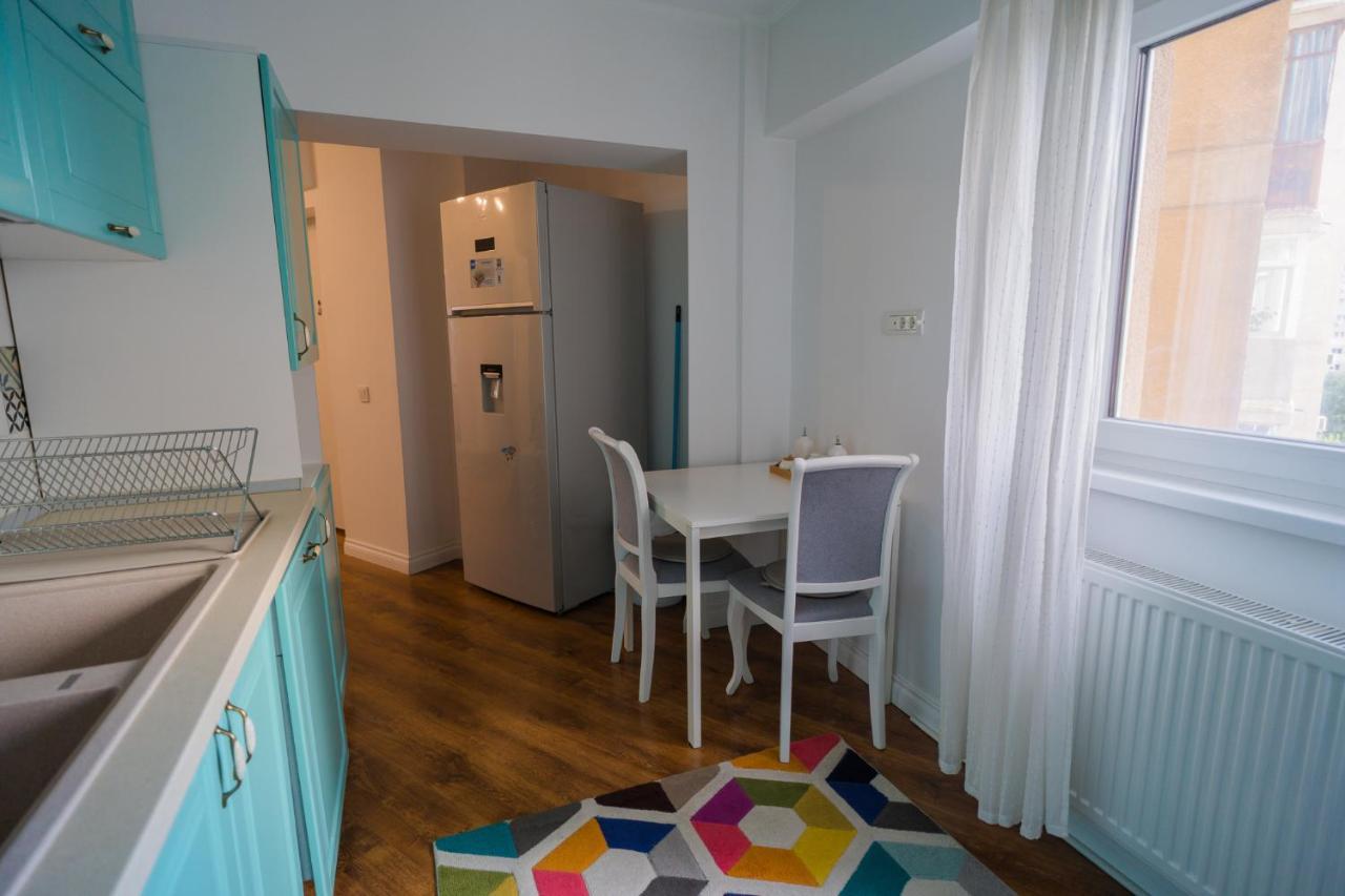 Cozy & Spacious 2Br Apartment With Netflix Bukarest Eksteriør billede