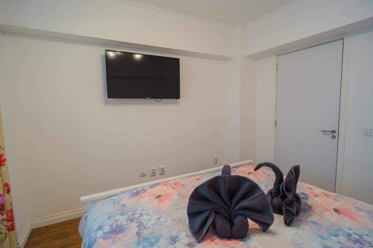 Cozy & Spacious 2Br Apartment With Netflix Bukarest Eksteriør billede