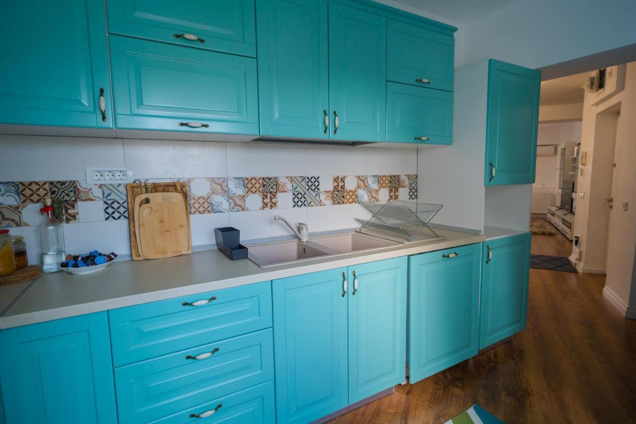 Cozy & Spacious 2Br Apartment With Netflix Bukarest Eksteriør billede