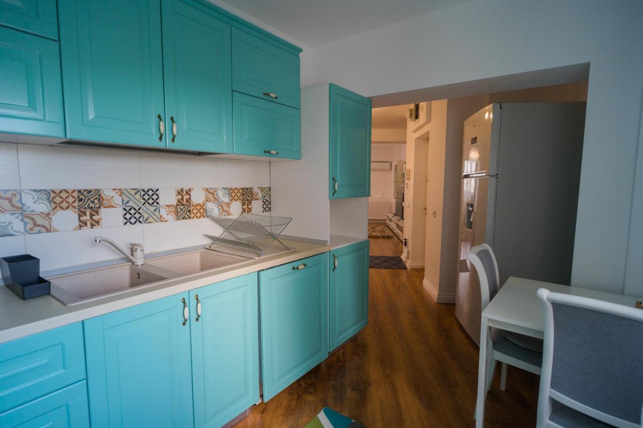 Cozy & Spacious 2Br Apartment With Netflix Bukarest Eksteriør billede